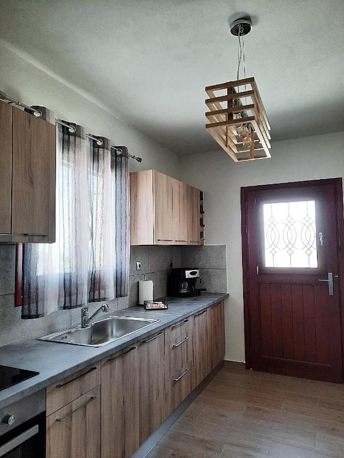 Villa Adeiata Adiata Bagian luar foto