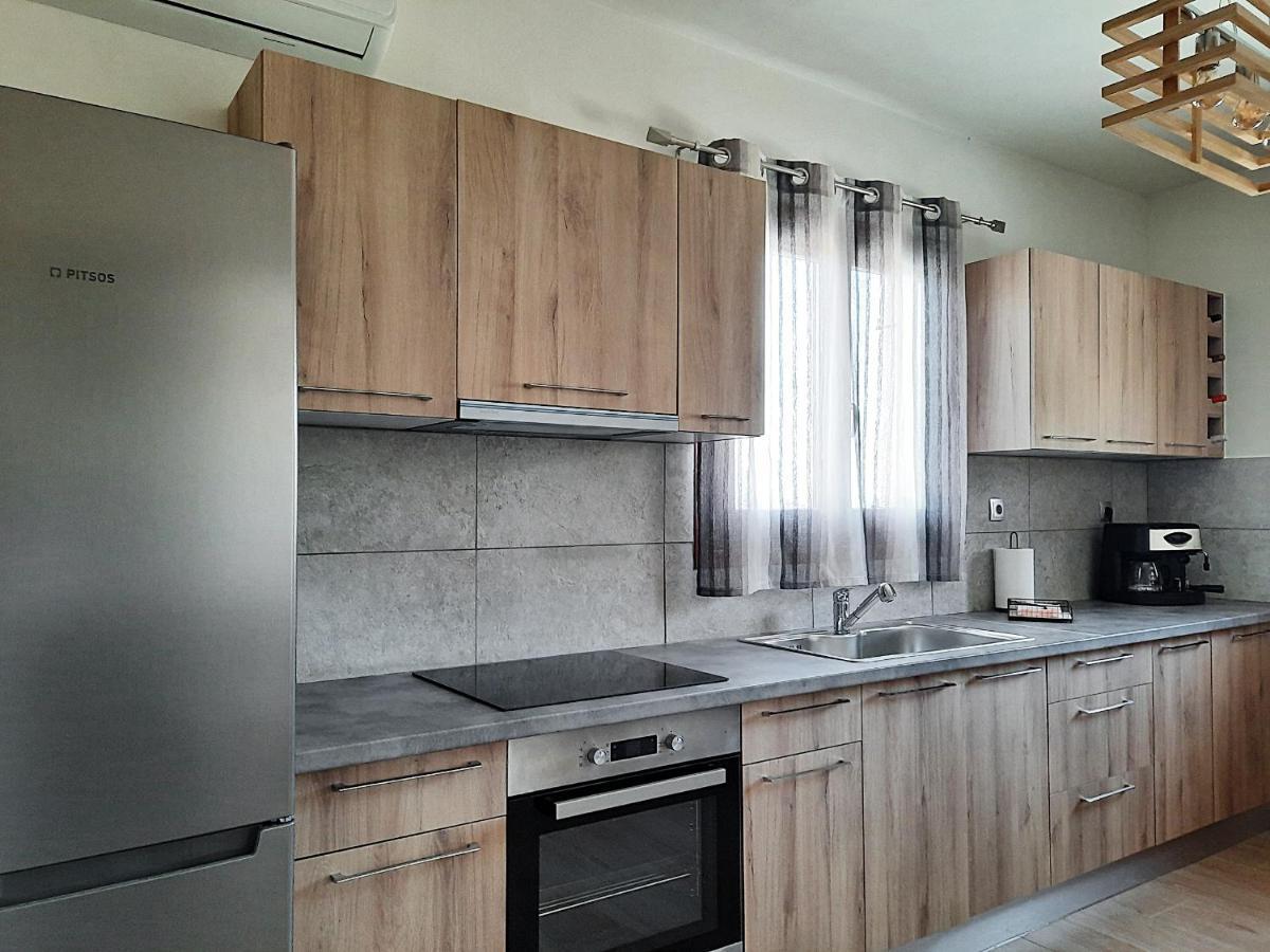 Villa Adeiata Adiata Bagian luar foto