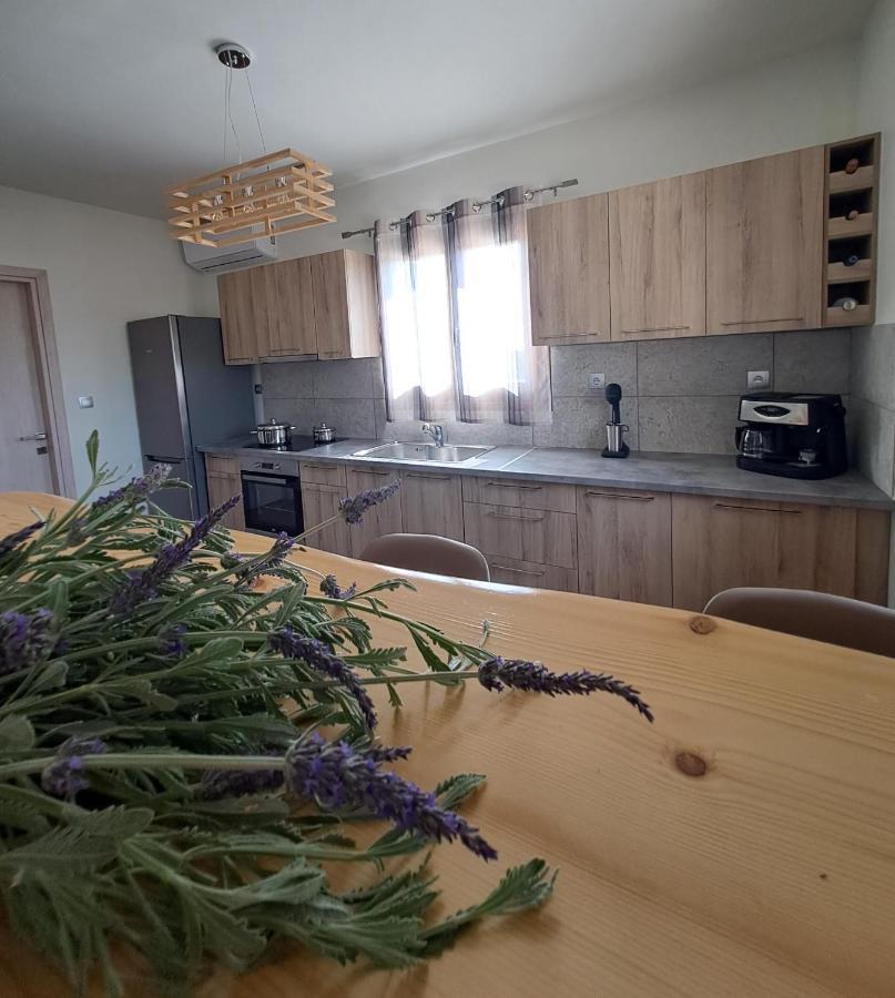 Villa Adeiata Adiata Bagian luar foto